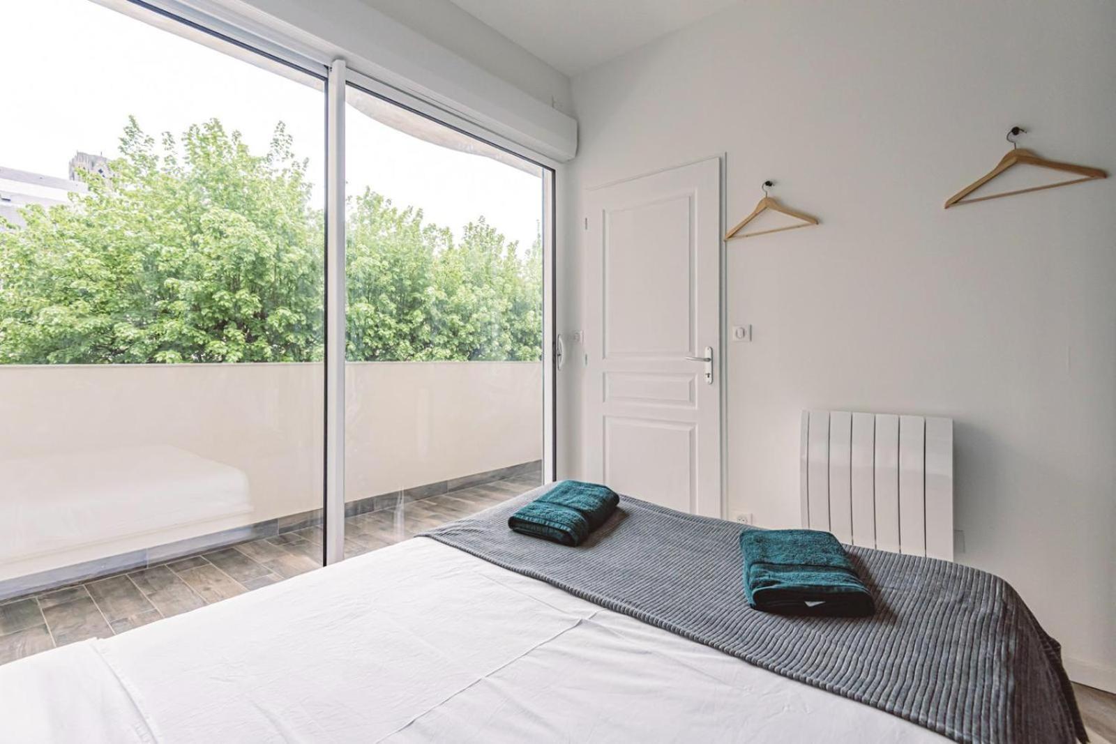 Henri Au Pied De La Cathedrale. Appartement Reims Buitenkant foto